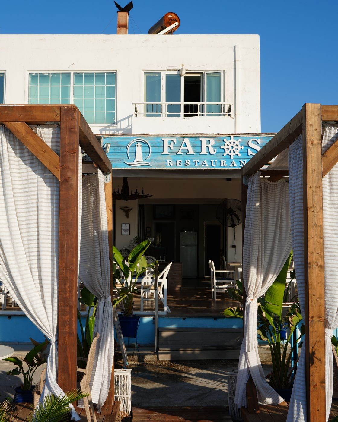 The entrance to Faros from the beach